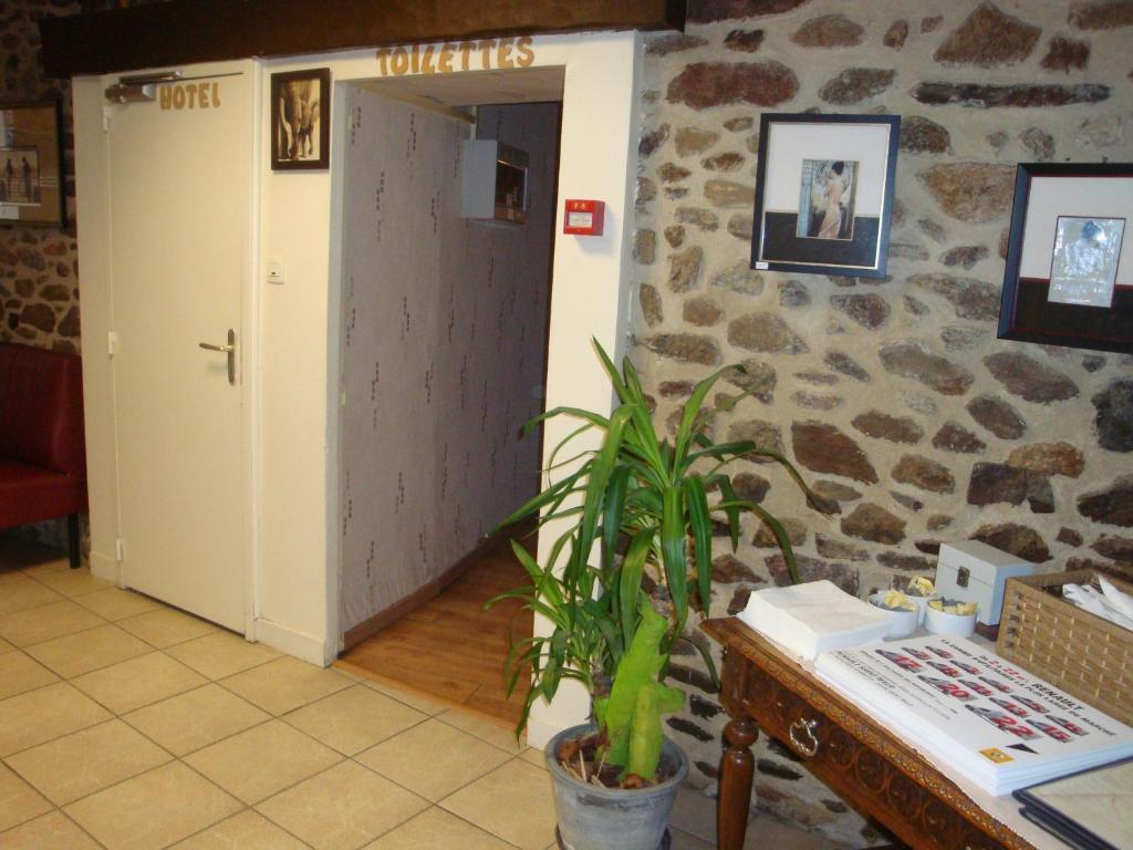 Auberge Du Chateau Chateauneuf-d'Ille-et-Vilaine Экстерьер фото
